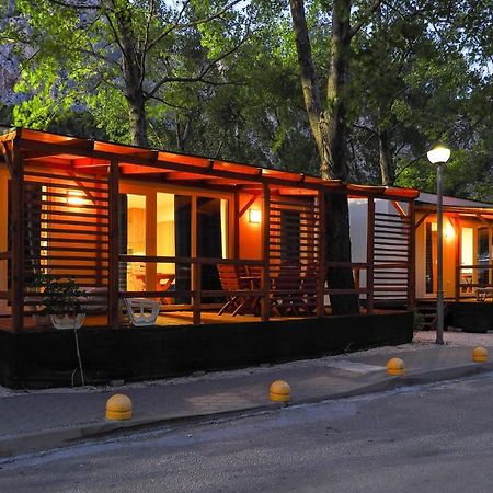 אומיס Mediteran Travel Mobile Homes Galeb מראה חיצוני תמונה