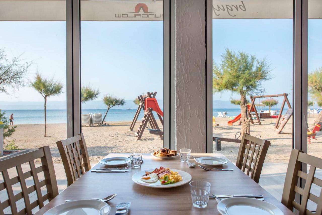 אומיס Mediteran Travel Mobile Homes Galeb מראה חיצוני תמונה