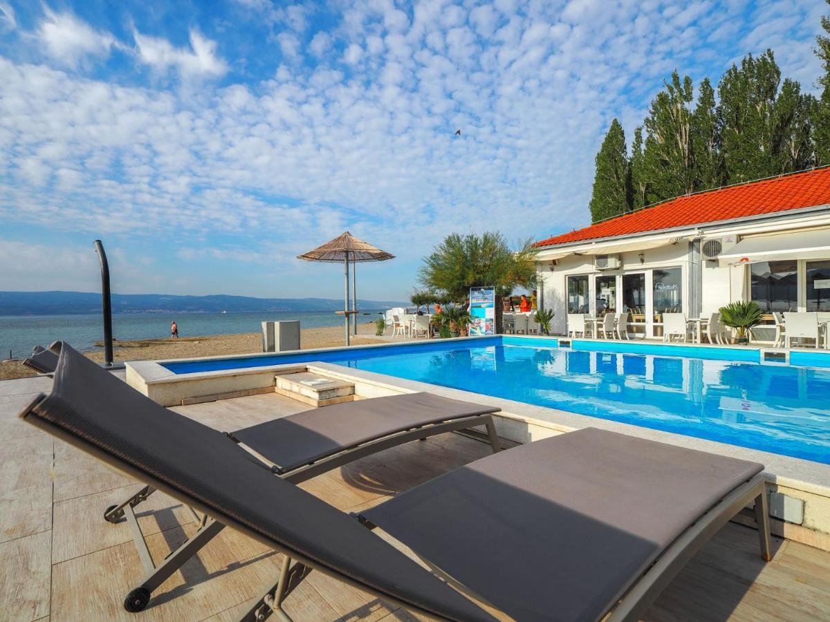 אומיס Mediteran Travel Mobile Homes Galeb מראה חיצוני תמונה